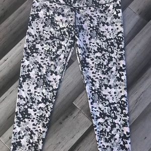 Victoria’s Sport Pink Cheetah YogaAthletic Legging
